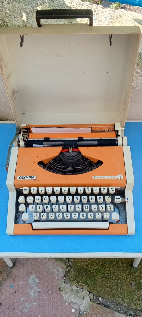 Turuncu Olympia Daktilo - Görsel 3