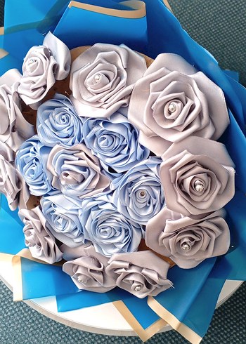 Kadınlar için Mavi ve Gri Çiçek Buket - Görsel 3