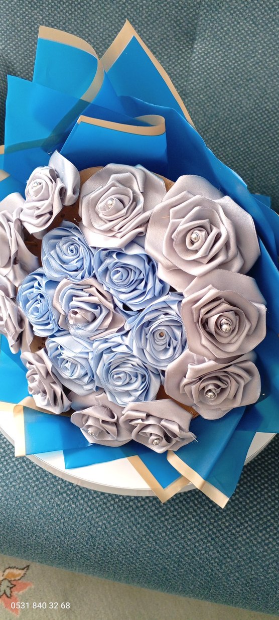 Kadınlar için Mavi ve Gri Çiçek Buket - Görsel 3