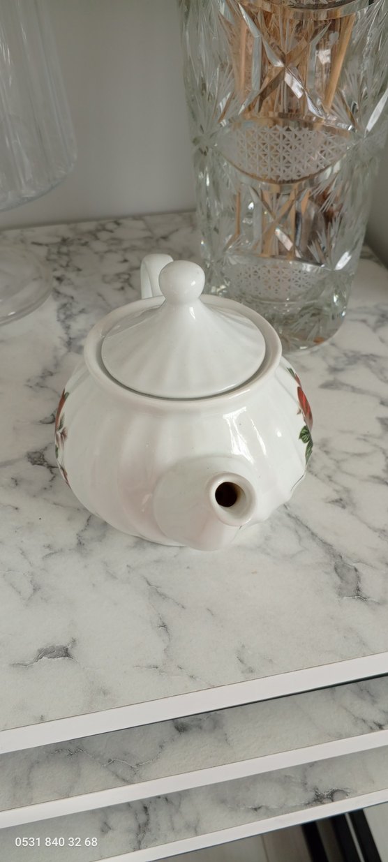 Çiçek Desenli Beyaz Seramik Demlik - Görsel 3