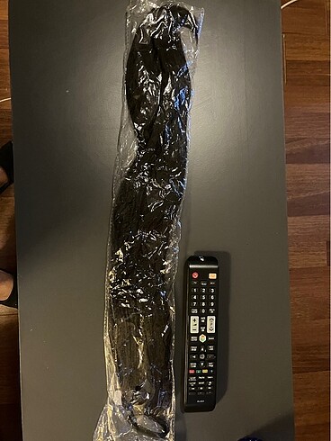 Diğer Siyah 60 cm lastikli postiş