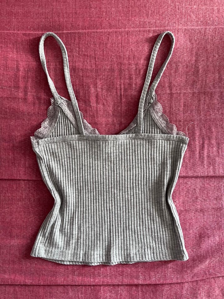 Gri Dantel Detaylı V Yaka İnce Askılı Kadın Atlet - Görsel 2