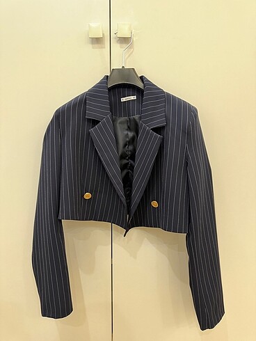 Crop blazer