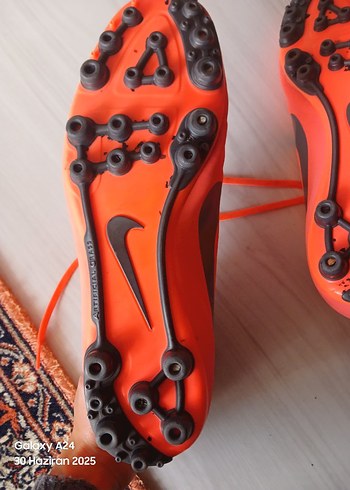 45 Beden Nike Erkek Turuncu Futbol Ayakkabısı Velcro