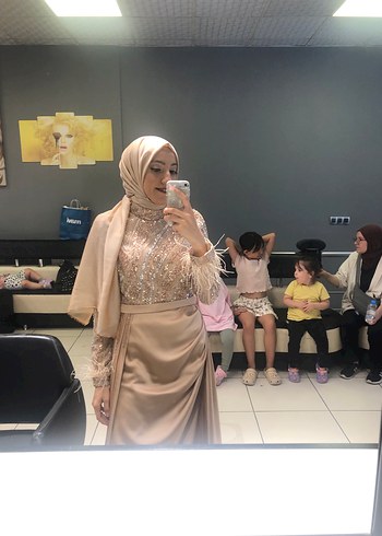 Abiye Bej Parlak Desenli Uzun Abiye Elbise