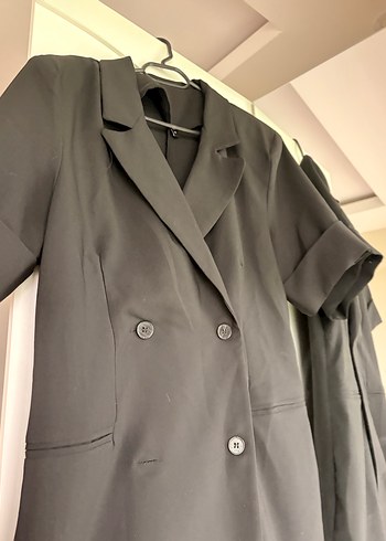 Kadın Siyah Düğmeli Midi Takım Elbise - Görsel 2