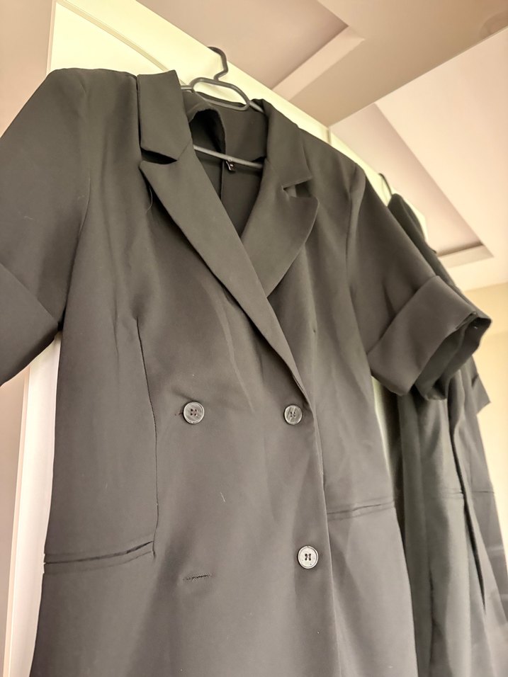 Kadın Siyah Düğmeli Midi Takım Elbise - Görsel 2