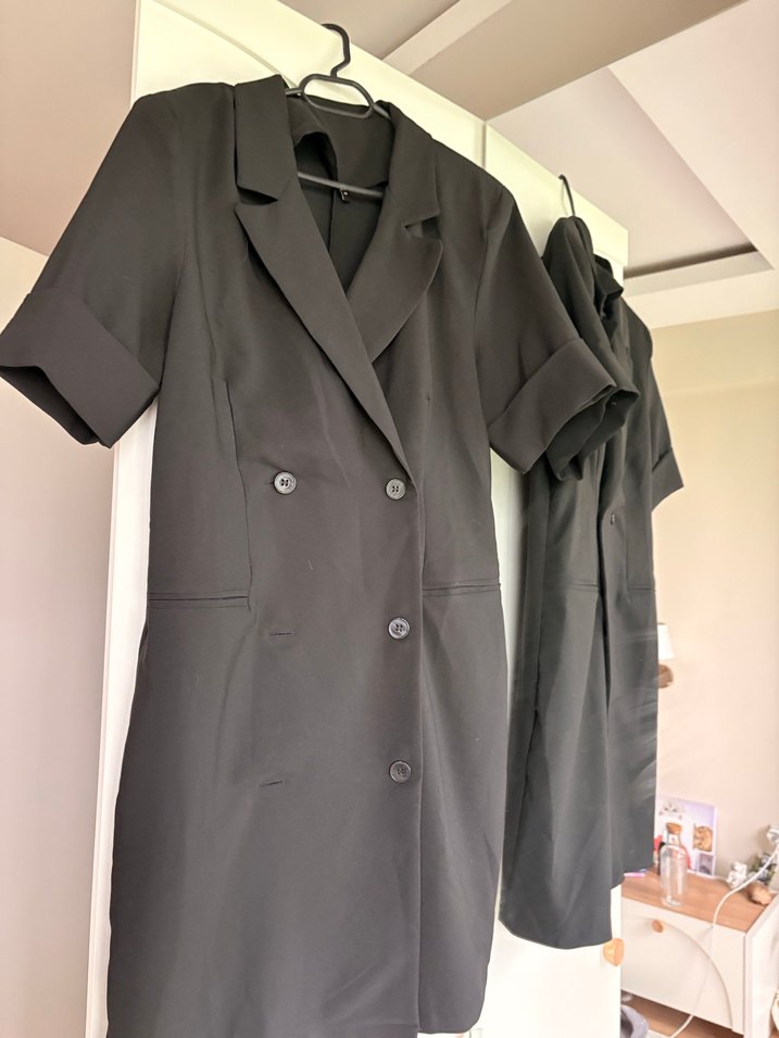 Kadın Siyah Düğmeli Midi Takım Elbise - Görsel 3