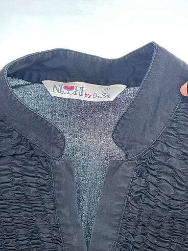 l Beden siyah Renk PreLoved Gömlek %70 İndirimli.