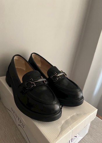 Zara Klasik Siyah Deri Tokalı Kadın Loafer
