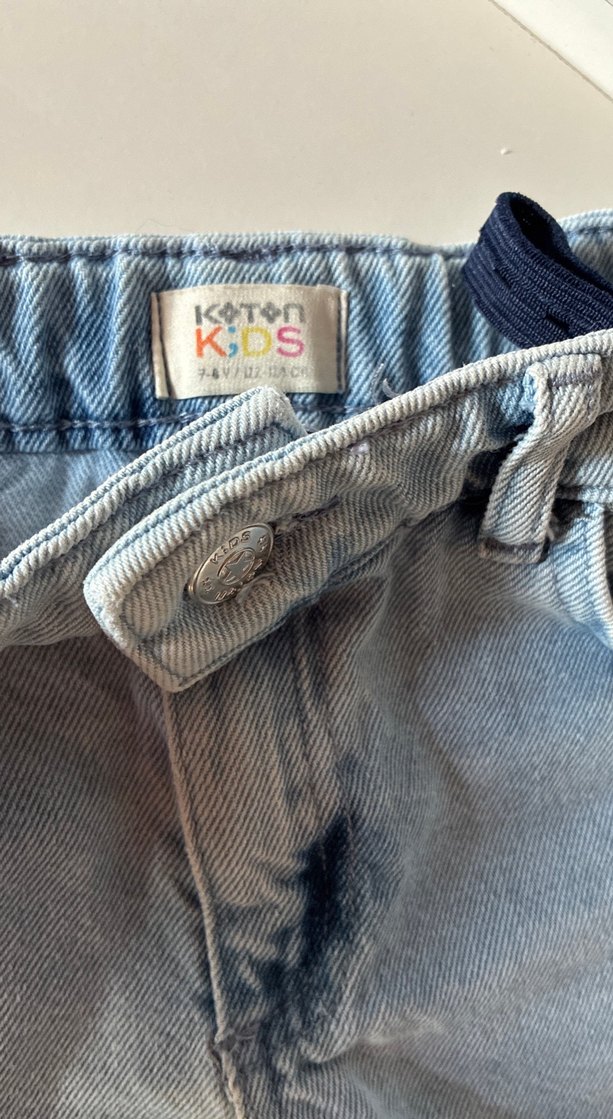 Kız Çocuk Kırmızı Dantelli Denim Şort - Görsel 3