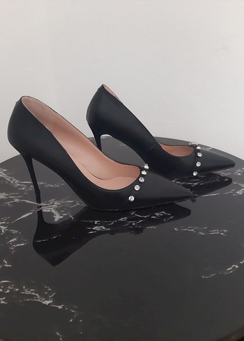 Siyah Parlak Taşlı Yüksek Topuklu Stiletto