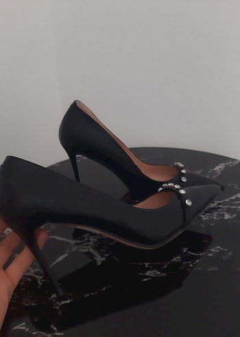 38 Beden Siyah Parlak Taşlı Yüksek Topuklu Stiletto