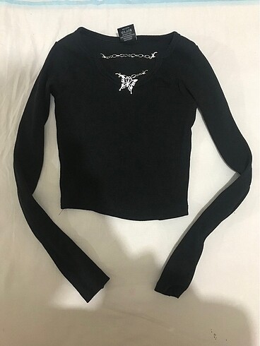 Kelebek detaylı zincirli crop
