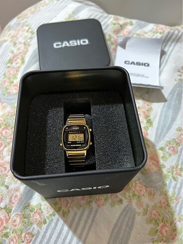 Casio retro elmas kesim saat