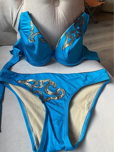Enfes renk kaliteli yaldız desen şık bikini