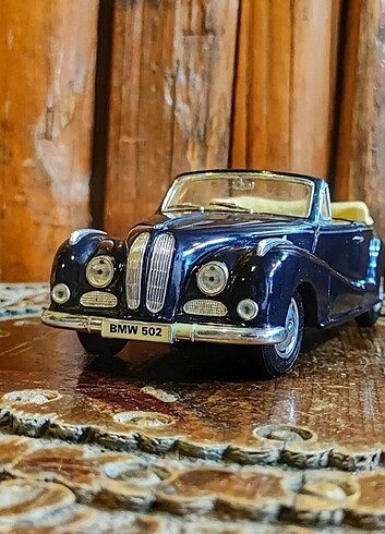 Beden Renk BMW 502 1/18 DİECAST @model16