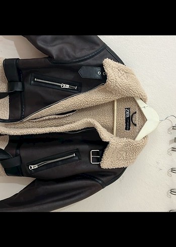 Zara Kürk Detaylı Kahverengi Deri Biker Ceket - Görsel 4