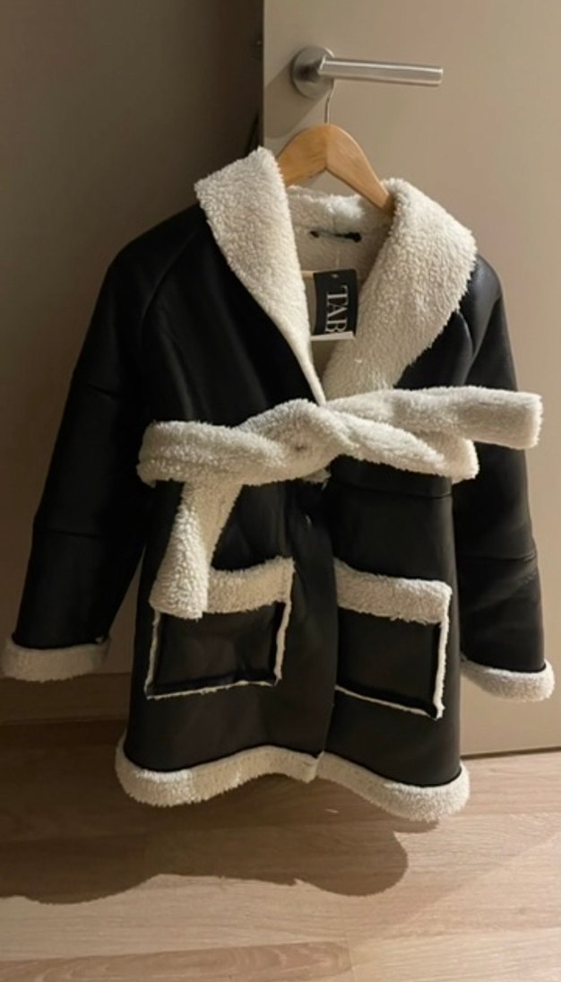 Kürklü Siyah Kısa Kadın Kışlık Mont - Görsel 3