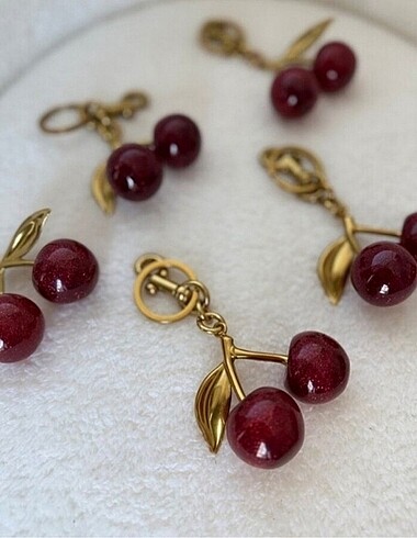 Diğer Kirazlı charm