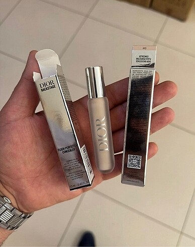 Diğer Dior kapatıcı