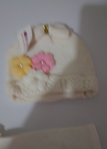 Nakışlı Beyaz Bebek Bere - Görsel 3