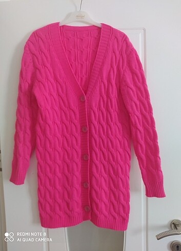 Pembe triko Kazak 