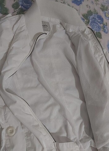 Beyaz ceketim