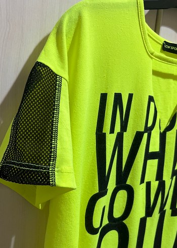 LC Waikiki Sarı Mini Spor Tişört, Baskılı, Yırtmaçlı