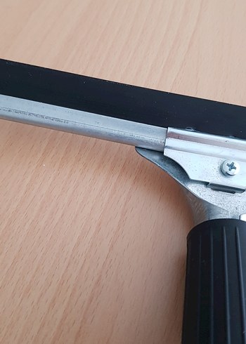 Siyah Saplı Cam ve Zemin Temizleyici çekçek - Görsel 8