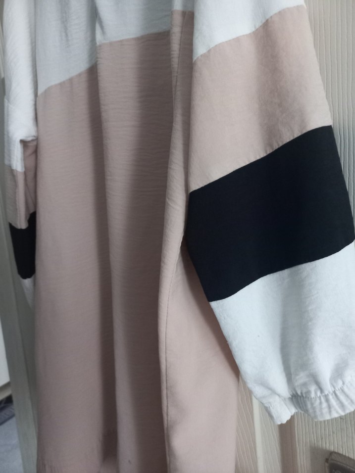 Uzun Kollu, Yüksek Yakalı Beyaz ve Pudra Renkli Tunik - Görsel 2