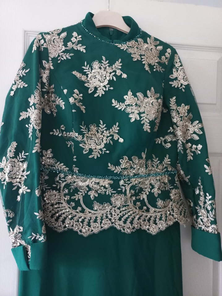 Yeşil İşlemeli Dantelli Uzun Abiye Elbise - Görsel 3