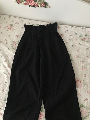 BERSHKA PANTOLON