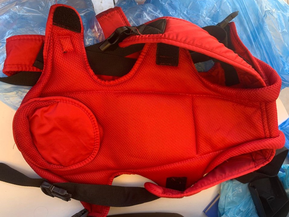 Parlak Kırmızı Bebek Taşıyıcı - Görsel 3