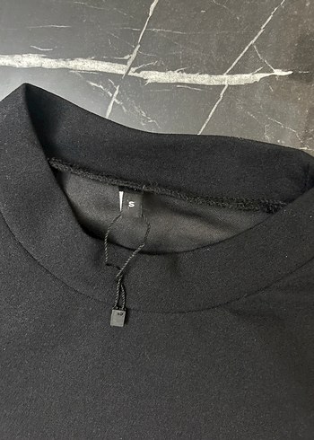 Siyah Yüksek Yakalı Uzun Kollu Midi Elbise - Görsel 2