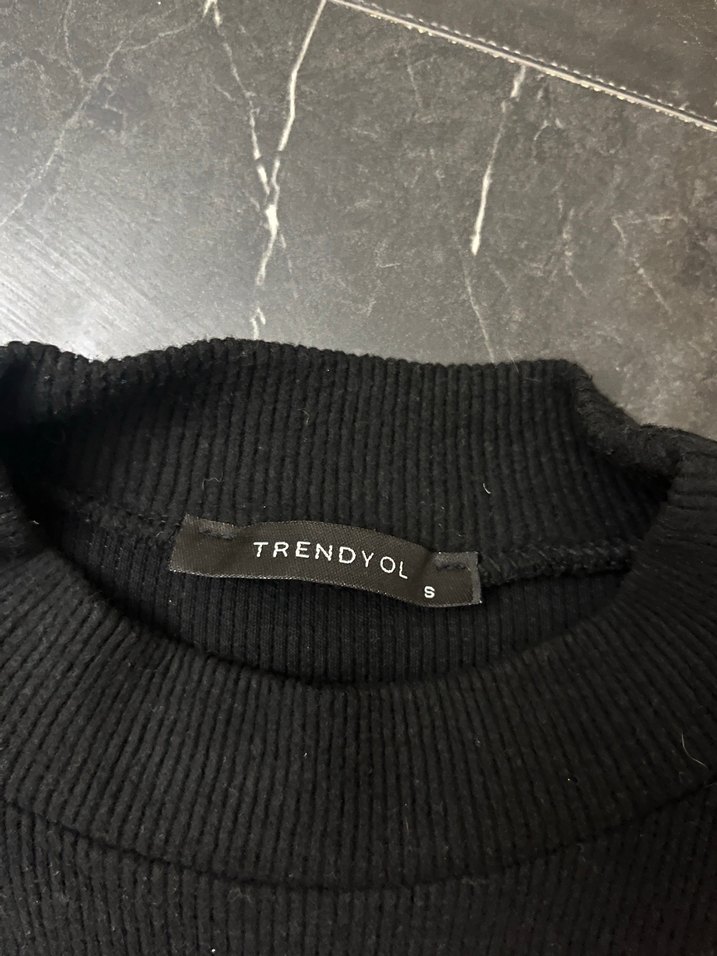 Uzun Siyah Kadın Elbise, Yüksek Yakalı, Dar Kesim - Görsel 2