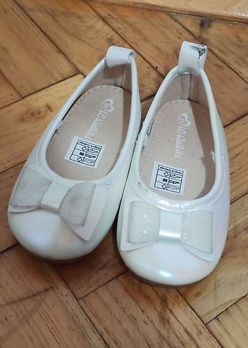 Beyaz Fiyonk Detaylı Kız Babet - Görsel 5