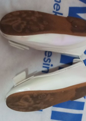 Beyaz Fiyonk Detaylı Kız Babet - Görsel 2