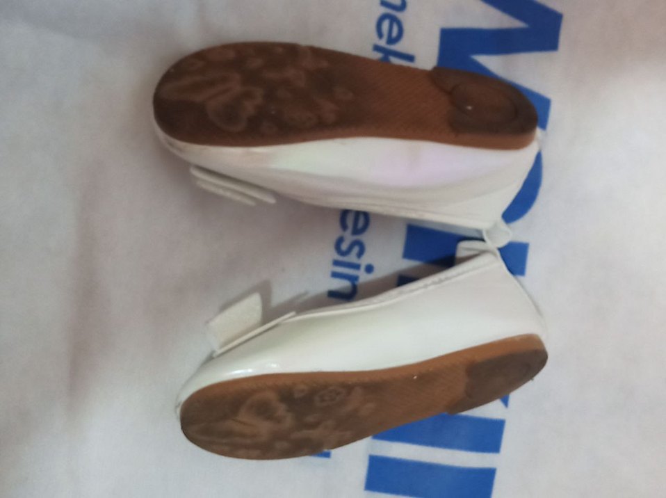 Beyaz Fiyonk Detaylı Kız Babet - Görsel 2