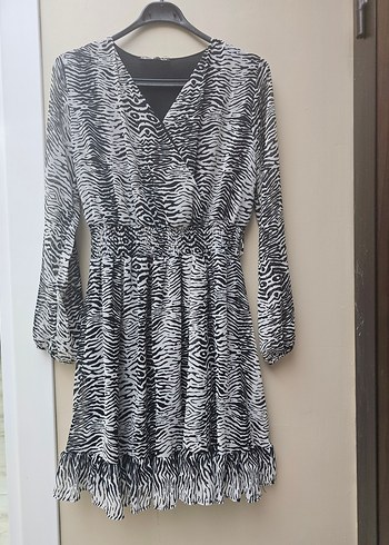 Helly Hansen Zebra Desenli Gri Mini Elbise
