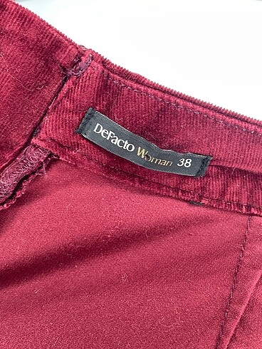 38 Beden bordo Renk Defacto Mini Etek %70 İndirimli.