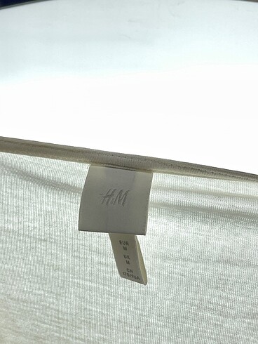 m Beden beyaz Renk H&M Askılı %70 İndirimli.