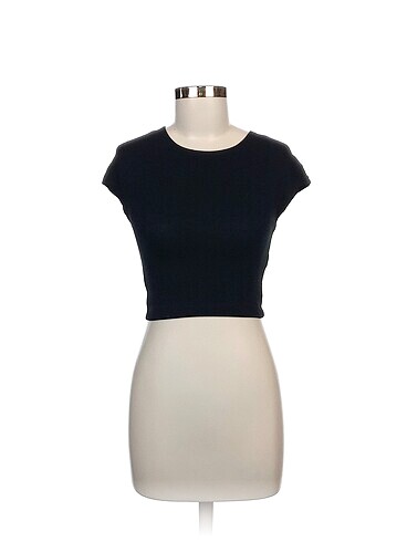 Zara T-shirt %70 İndirimli.