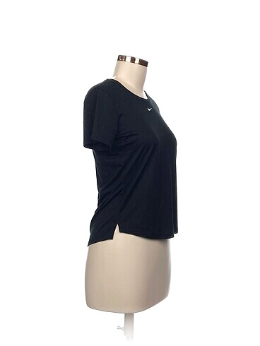 Nike Nike T-shirt %70 İndirimli.