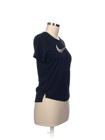 Nike Nike T-shirt %70 İndirimli.