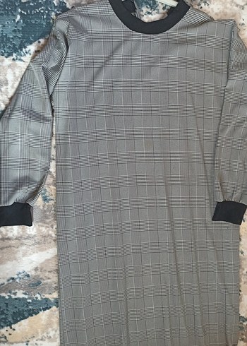 Diğer Gri Uzun Kollu Pilili Kadın Elbise kemeride vardır