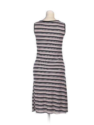 m Beden PreLoved Günlük Elbise %70 İndirimli.