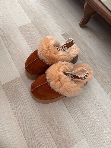 Ugg Ugg terlik