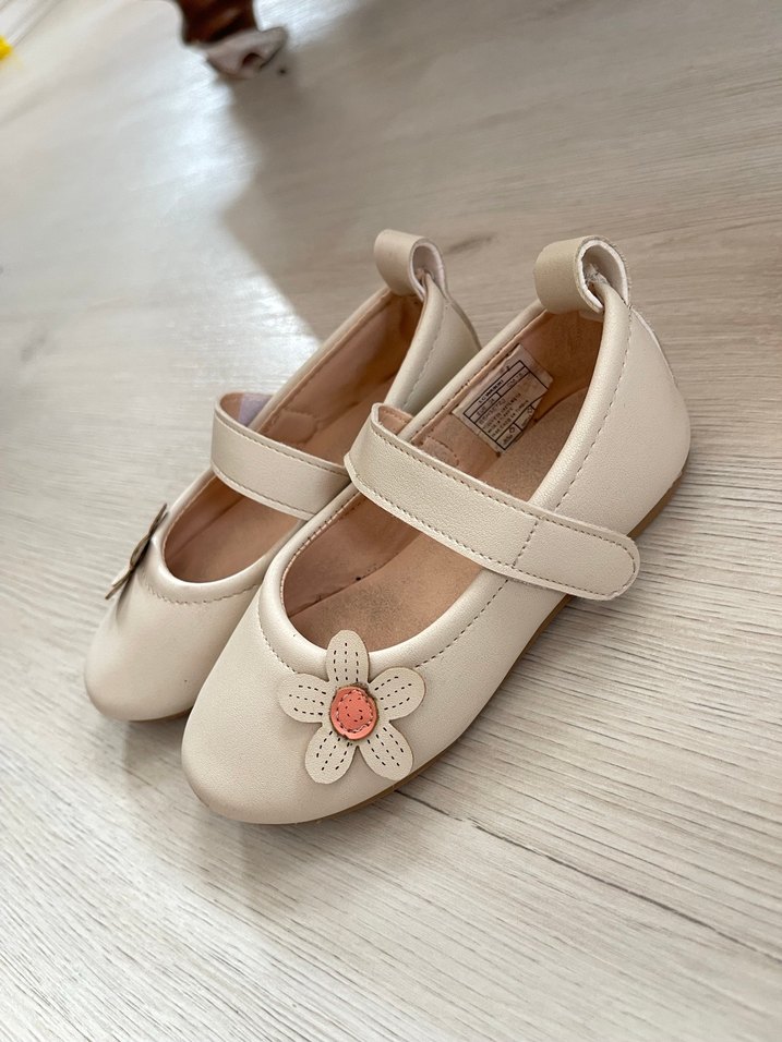 Kız Çocuk Beyaz Çiçekli Babet Ayakkabı - Görsel 3