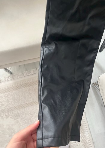 Siyah Kadın deri pantolon - Görsel 3
